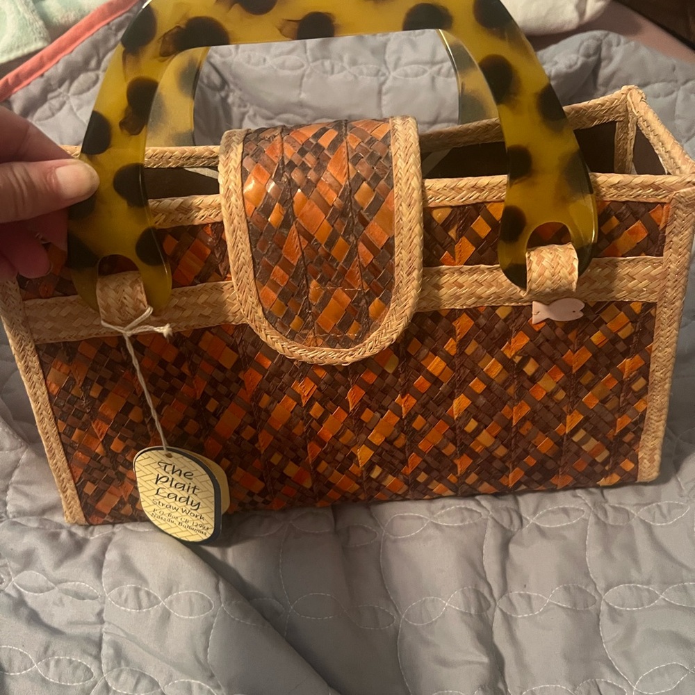 Woven Handbag with Tortoiseshell Handles